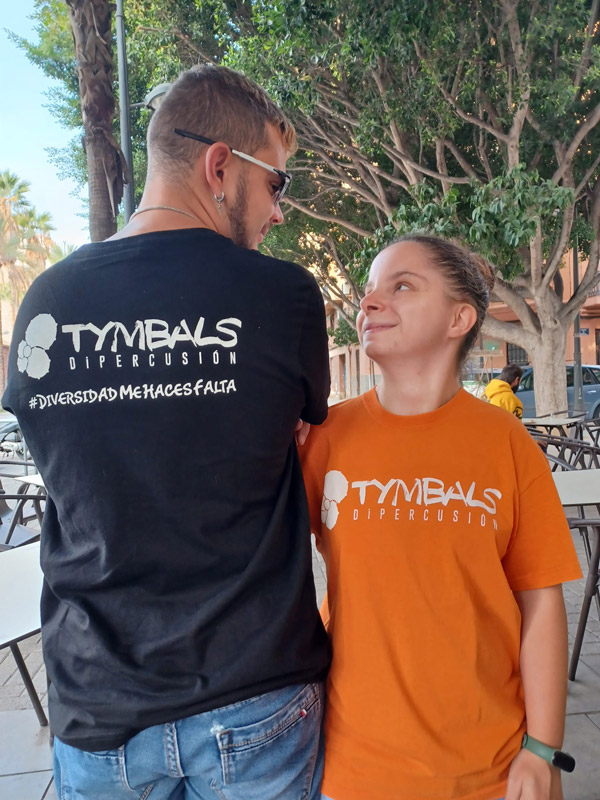 Tymbals-escuela-dipercusion-de-percusion-profesionales-musica-discapacidad-discapacitados-adaptacion-asociacion-voluntariado-donacion-inclusion-01-43 Apoyo entre compañeros de Tymbals